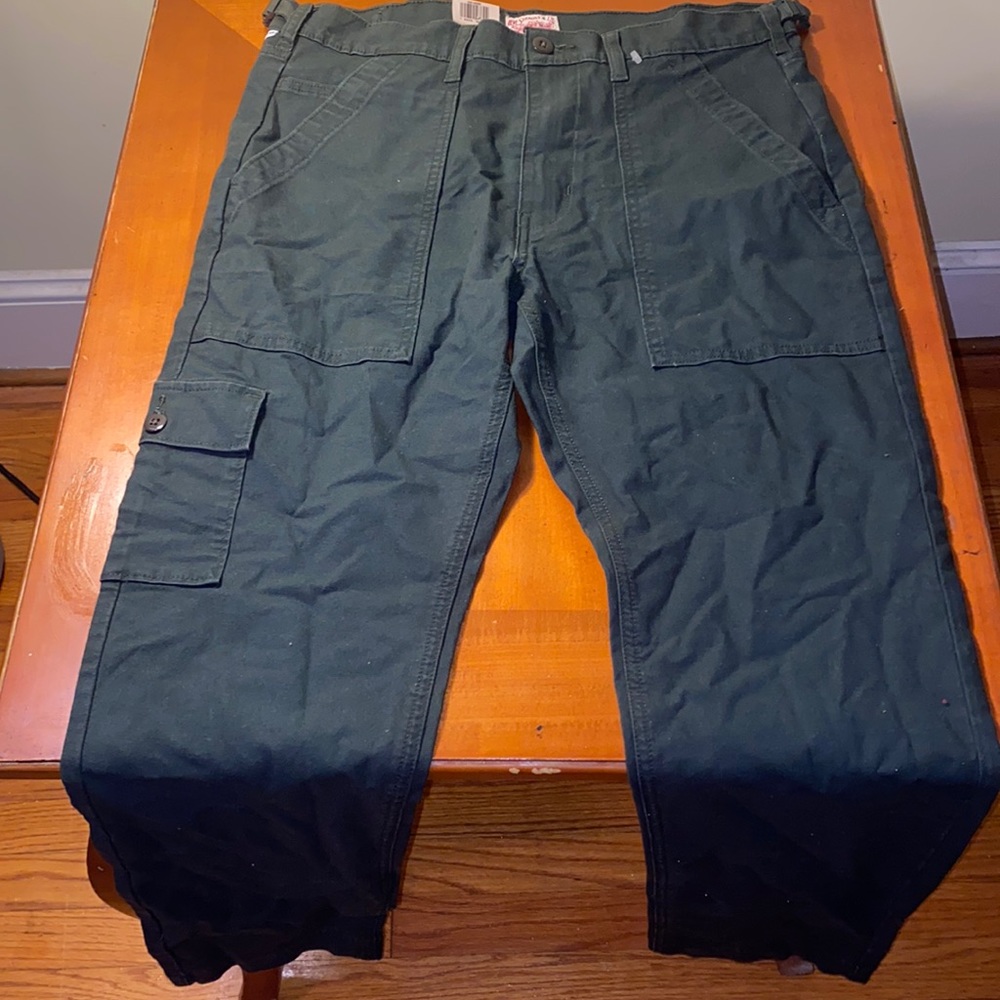 Green cargo pants